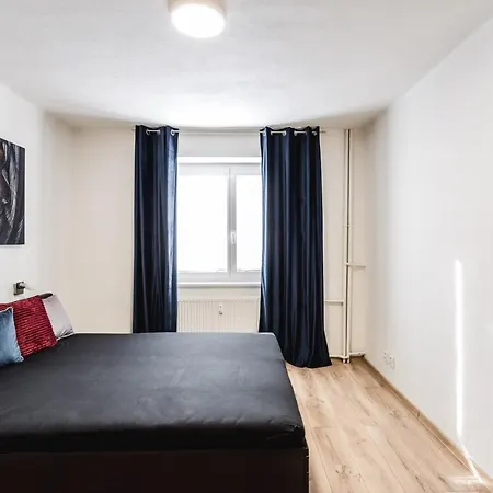 Flexihome Sk - Komenskeho - Private Parking Spot - Ultra Modern And Stylish شقة *