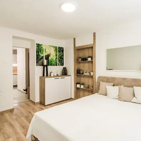 Flexihome Sk - Komenskeho - Private Parking Spot - Ultra Modern And Stylish Kosice