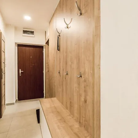 Flexihome Sk - Komenskeho - Private Parking Spot - Ultra Modern And Stylish * Košice