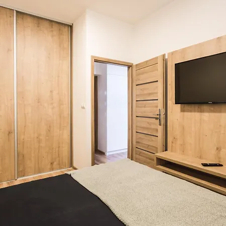 Apartmán Flexihome Sk - Komenskeho - Private Parking Spot - Ultra Modern And Stylish *
