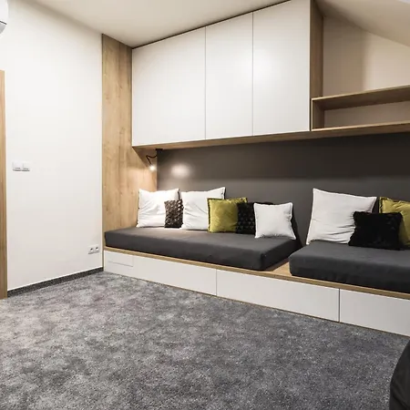 Flexihome Sk - Komenskeho - Private Parking Spot - Ultra Modern And Stylish * Košice