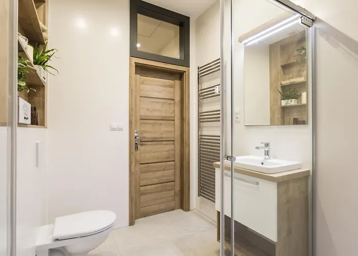 Daire Flexihome Sk - Komenskeho - Private Parking Spot - Ultra Modern And Stylish