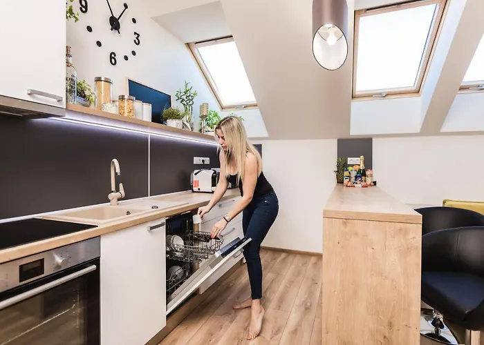 Flexihome Sk - Komenskeho - Private Parking Spot - Ultra Modern And Stylish Daire *