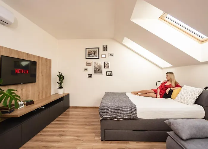 Flexihome Sk - Komenskeho - Private Parking Spot - Ultra Modern And Stylish Daire *