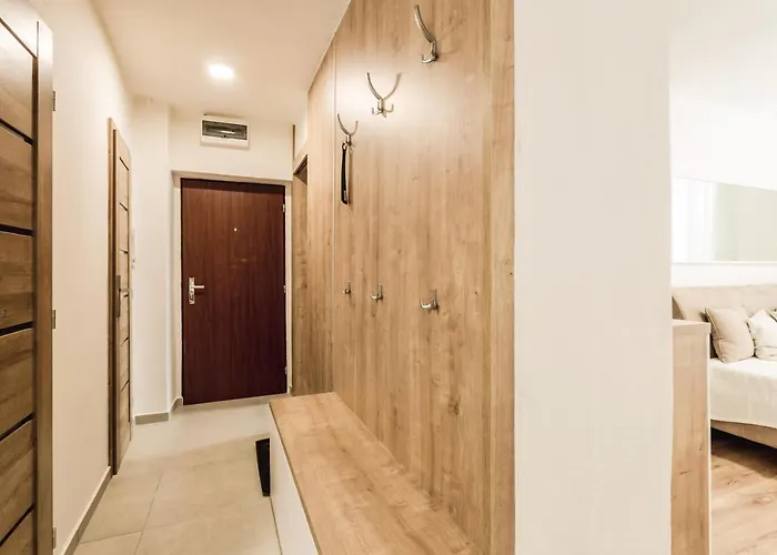 Flexihome Sk - Komenskeho - Private Parking Spot - Ultra Modern And Stylish * Kösice